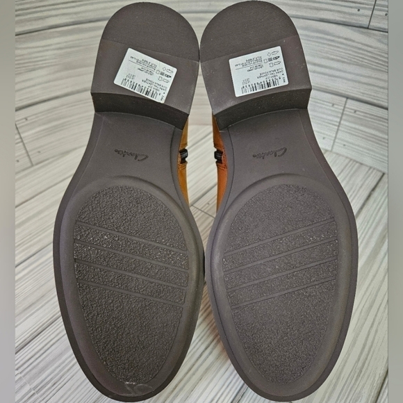 Clarks Memi Zippered Ankle Bootie in Dark Tan Leather Size 8 NWT - Picture 8 of 10